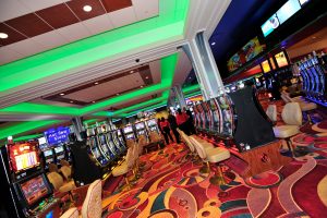 US – Racinos accused of bluffing players