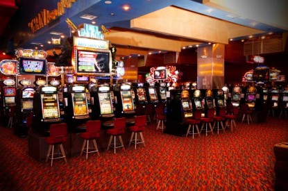 Can slot machines be controlled remotely by the casino