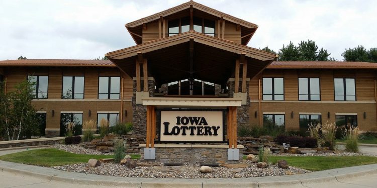 US – IGT gets contract extension from Iowa Lottery