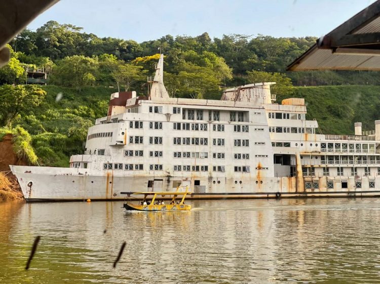 Paraguay – Argentine company looking to restore casino ship in Puerto Iguazú