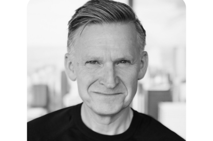 Adam Lewis, Axium AI:n toimitusjohtaja